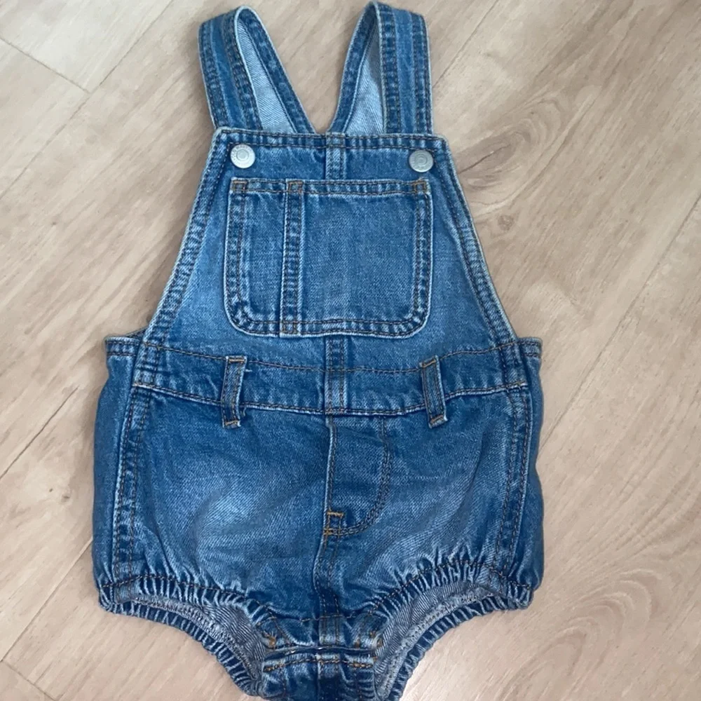 Old Navy Printed Overall Baby Romper